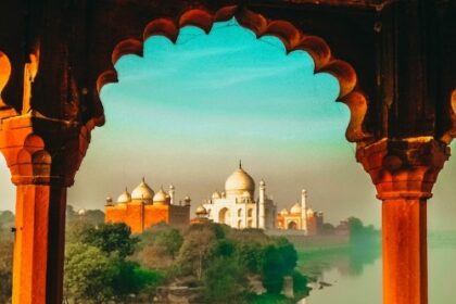 experience-the-majestic-taj-mahal:-a-day-tour-from-delhi